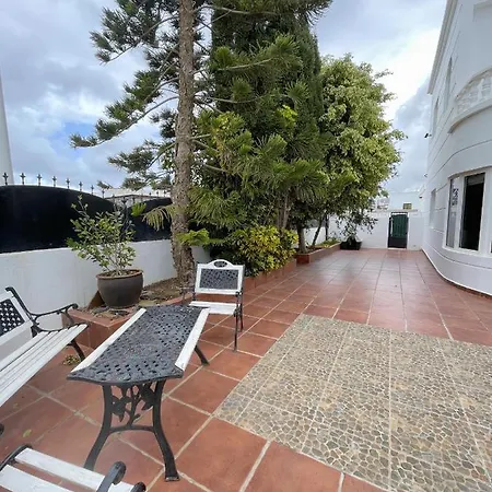 Sunset Suites Villa *
